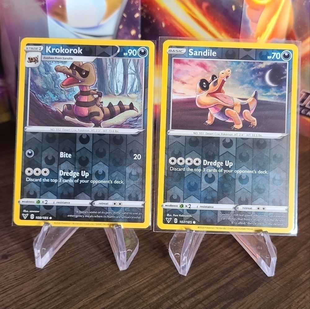 Sandile 107/185 & krokorok 108/185 Pokemon TCG Reverse Holo